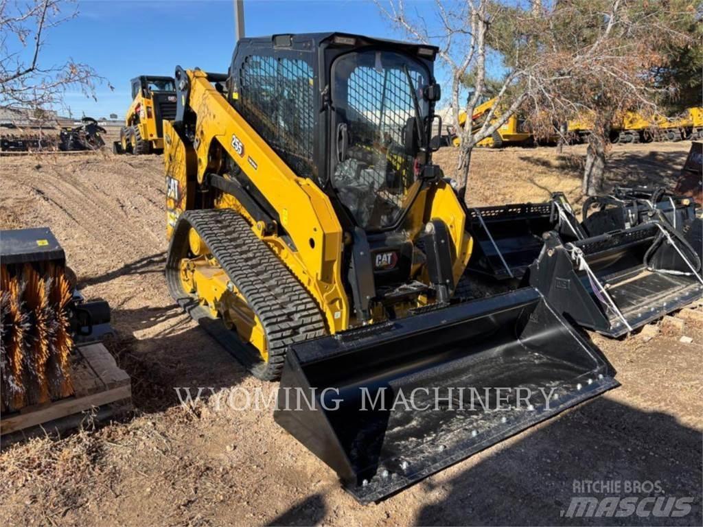 CAT 255 滑移装载机