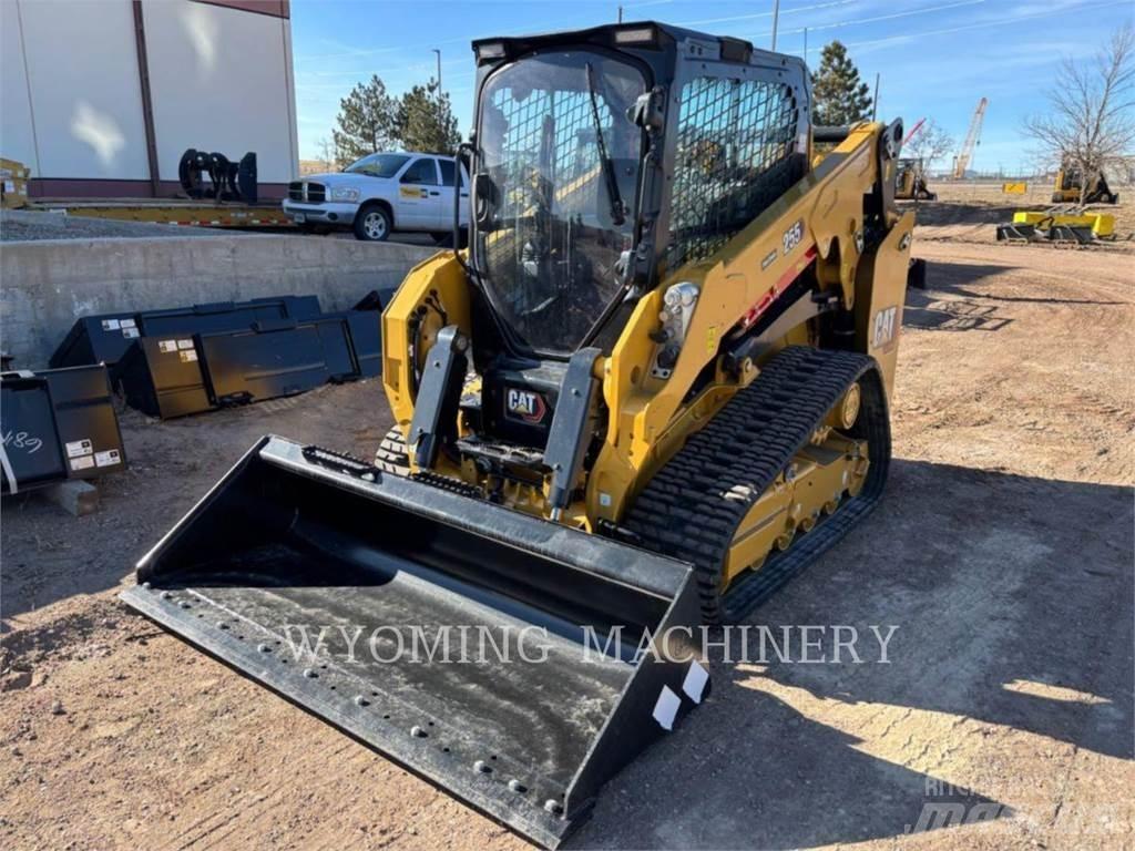 CAT 255 滑移装载机