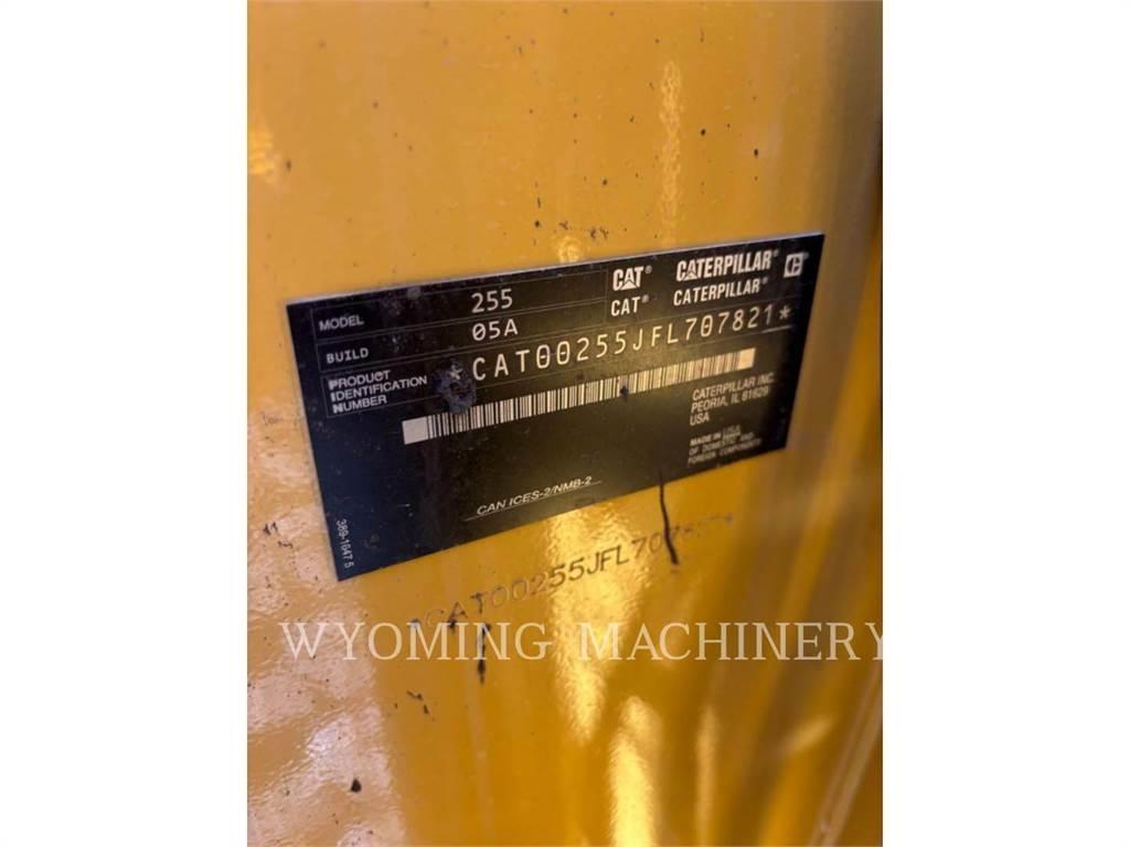 CAT 255 滑移装载机