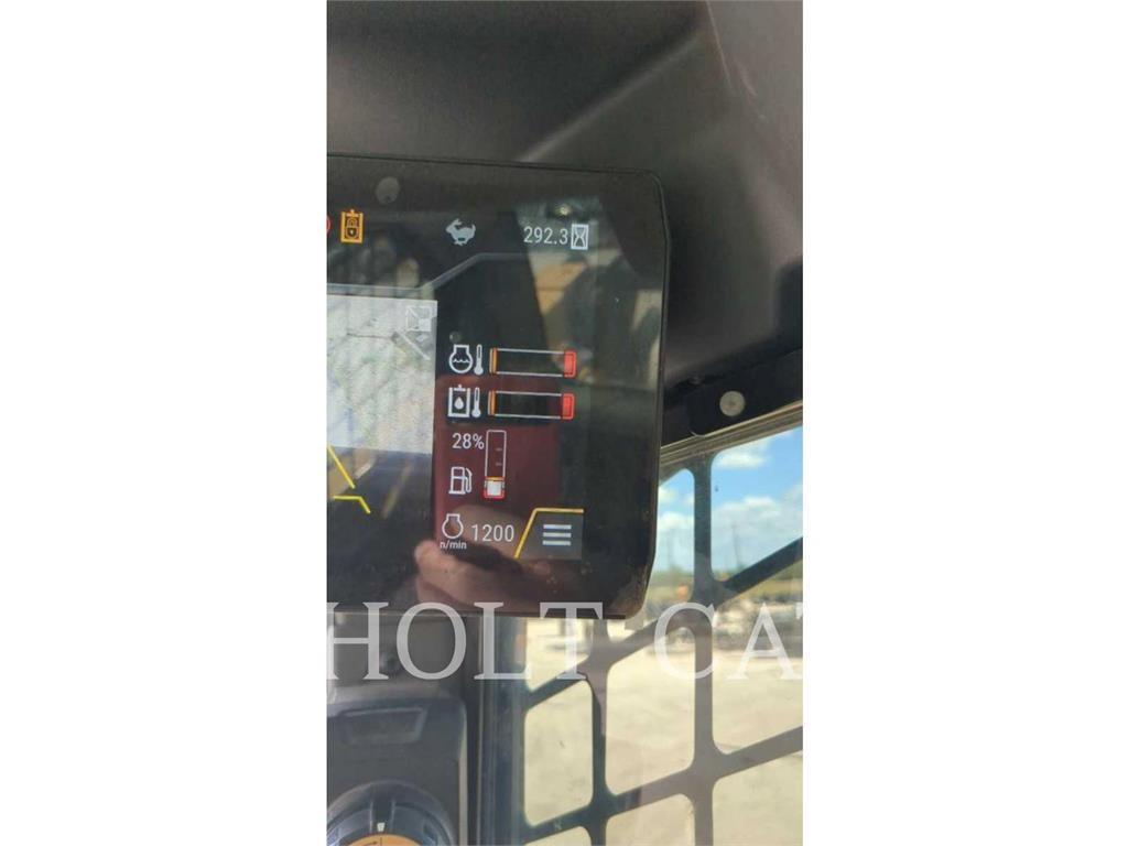 CAT 255 XPS 滑移装载机