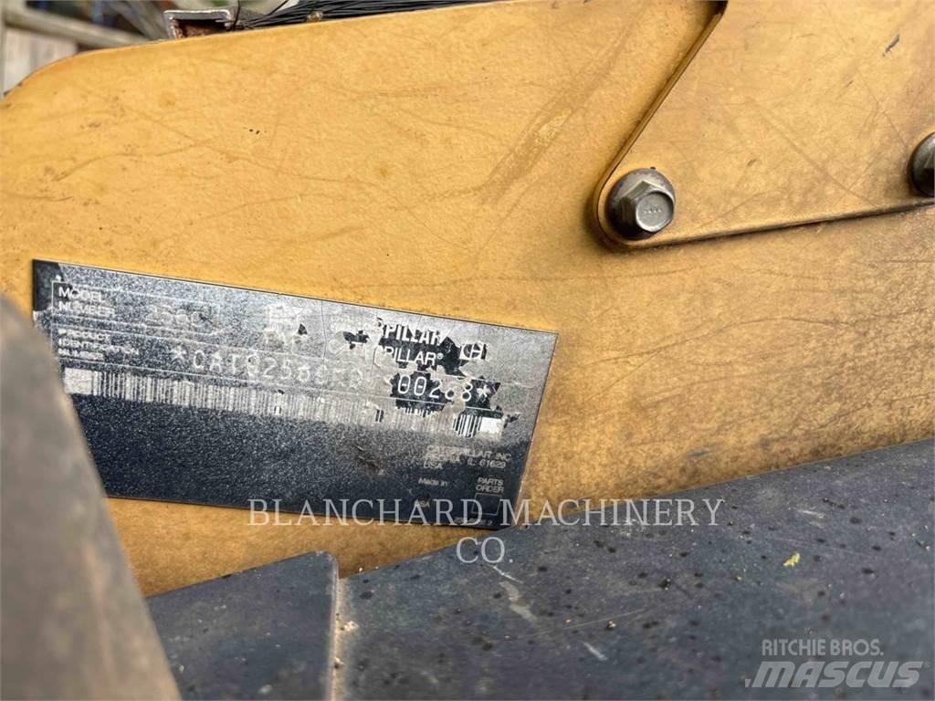 CAT 256C 滑移装载机