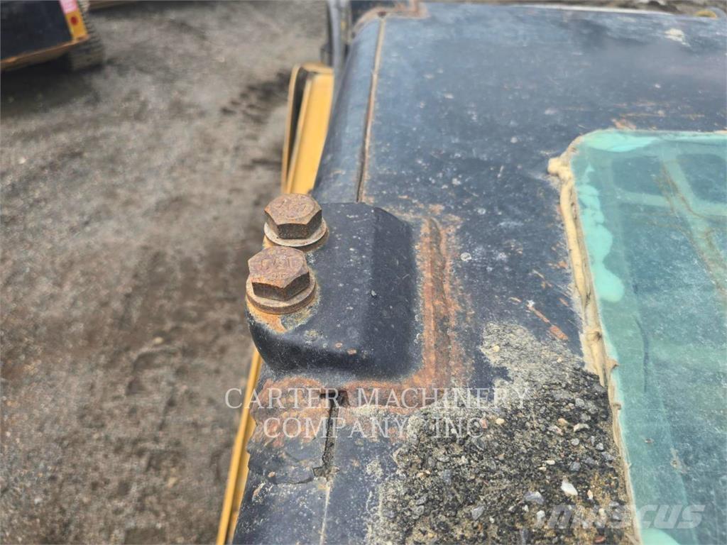 CAT 256C 滑移装载机