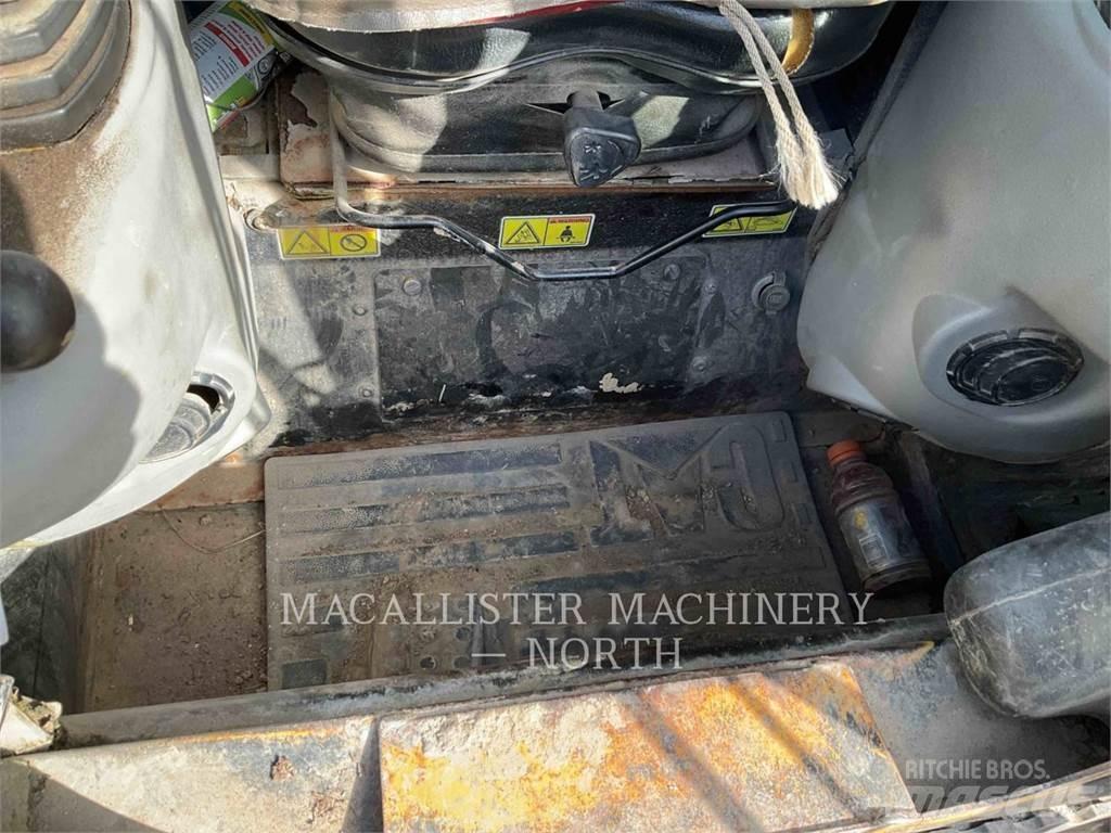 CAT 257B 滑移装载机
