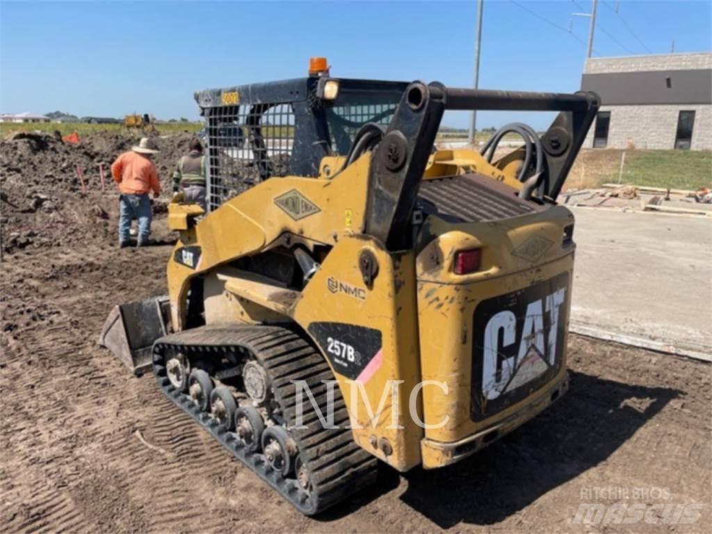 CAT 257B2 滑移装载机
