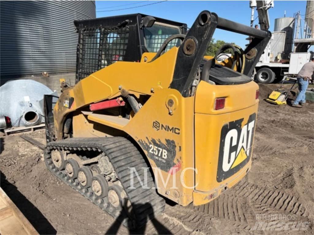 CAT 257B3 滑移装载机