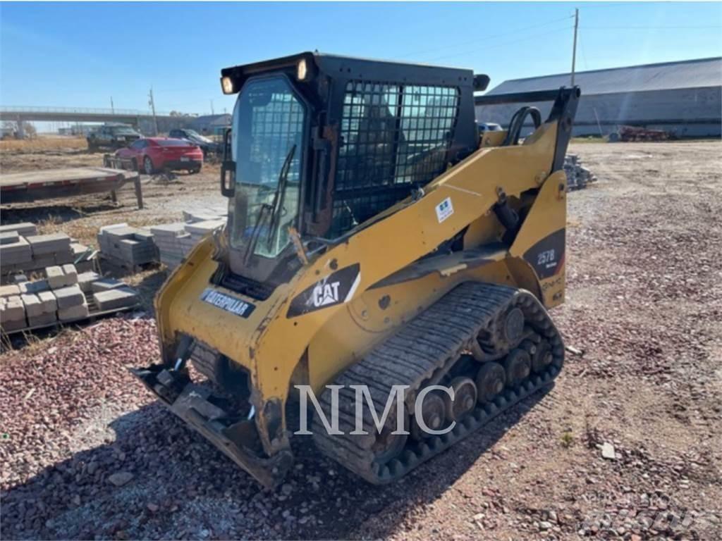 CAT 257B3 滑移装载机