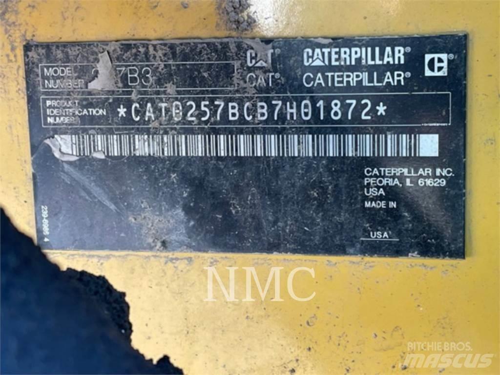 CAT 257B3 滑移装载机