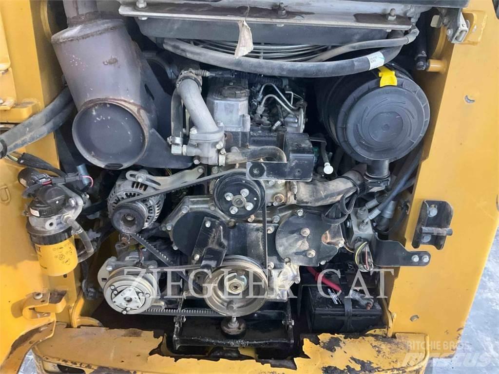 CAT 257B3 履带式装载机