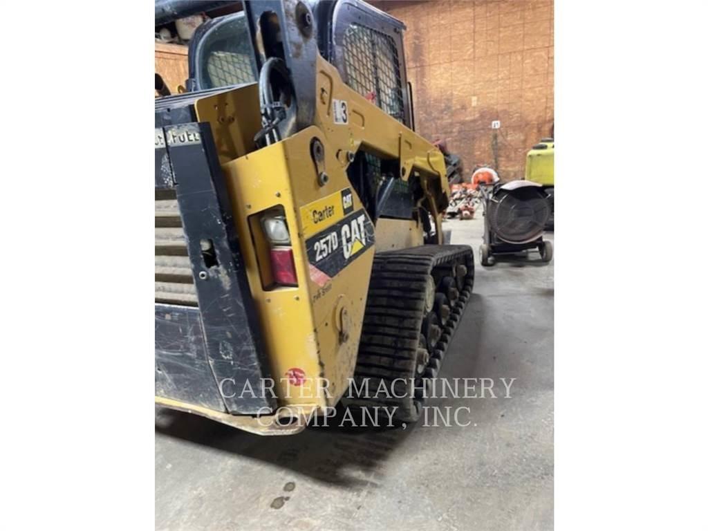 CAT 257D 滑移装载机