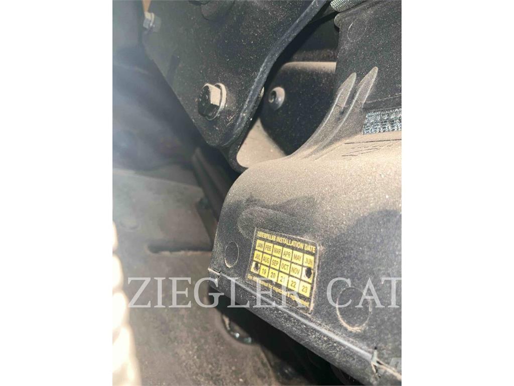 CAT 257D 履带式装载机