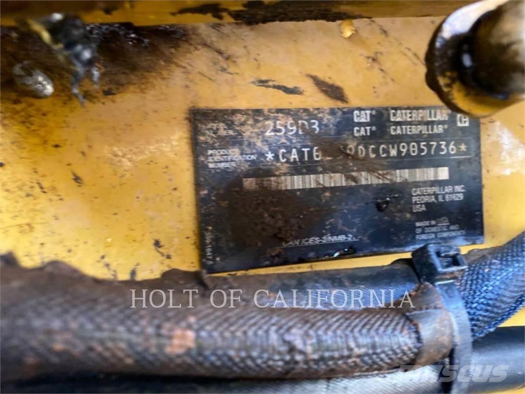 CAT 259 HF 滑移装载机