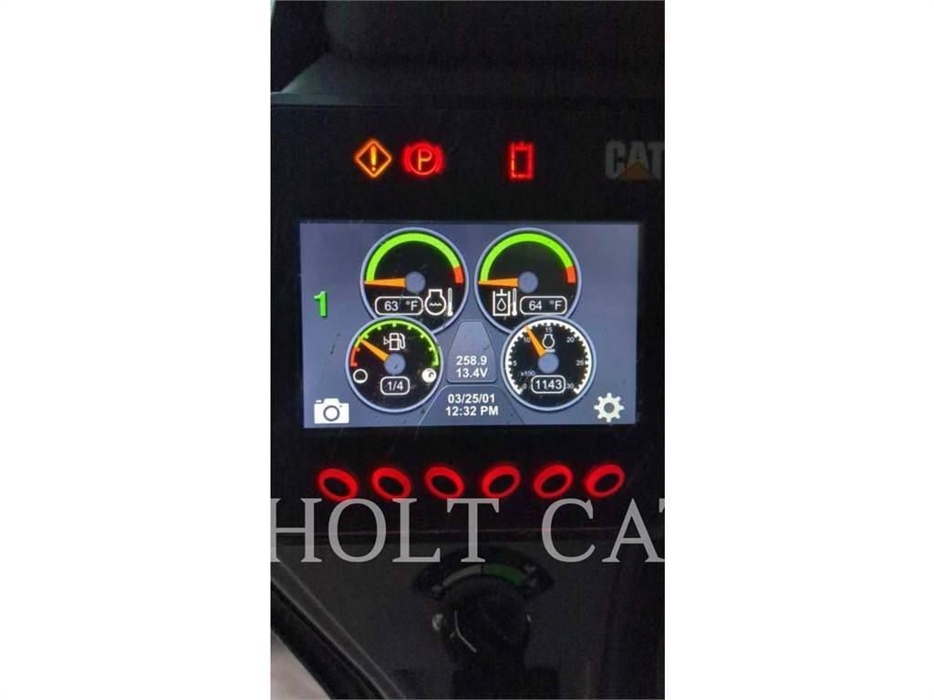 CAT 259D XPS 滑移装载机