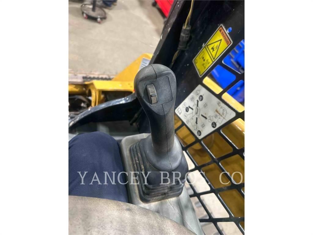 CAT 259D3 滑移装载机