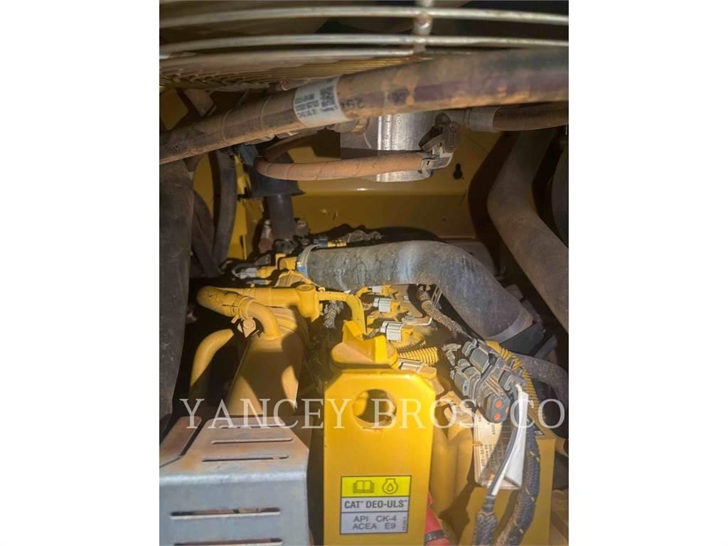 CAT 259D3 滑移装载机