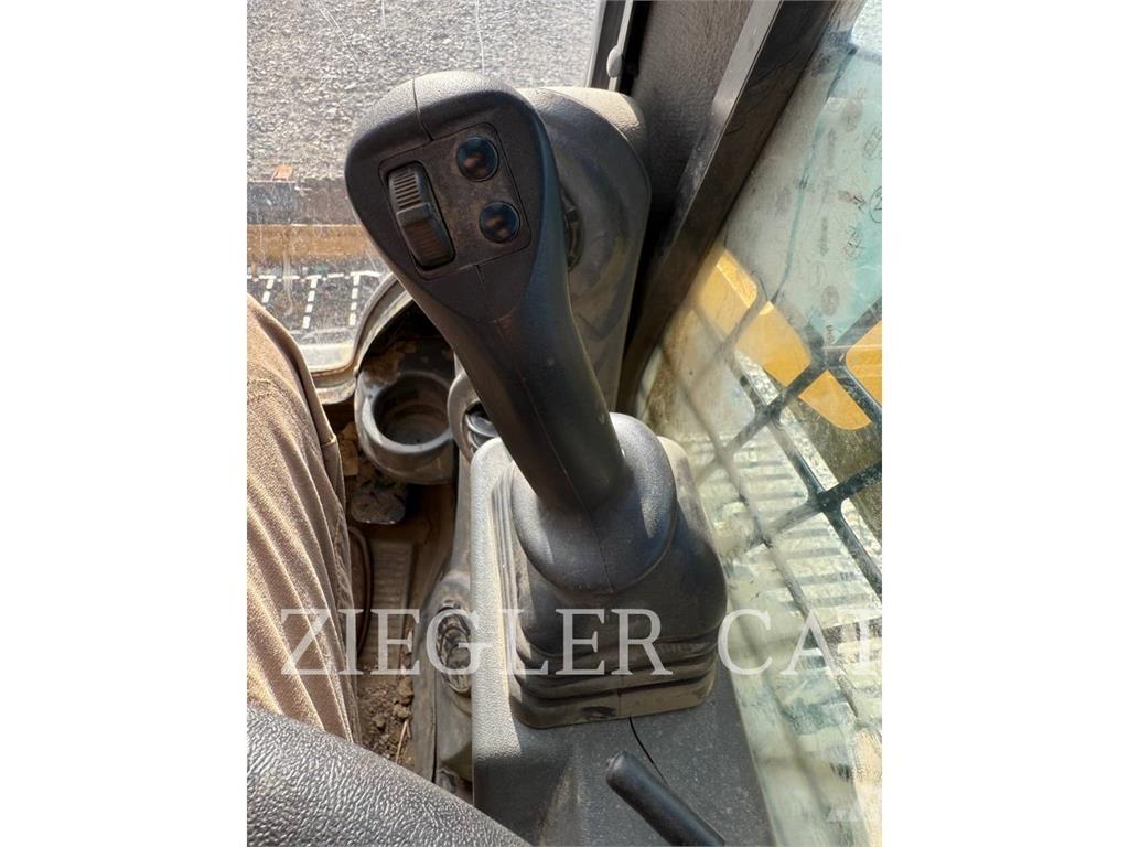 CAT 259D3 履带式装载机