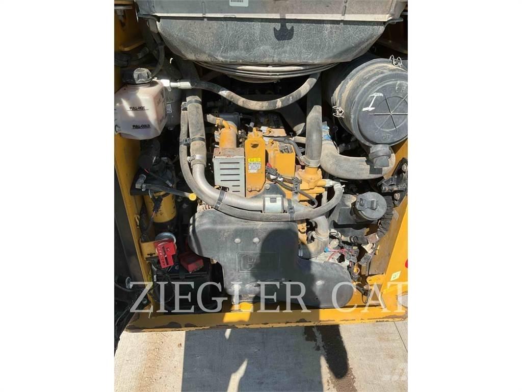 CAT 259D3 履带式装载机