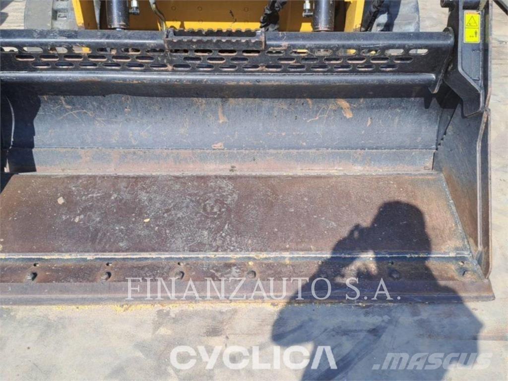 CAT 259D3 滑移装载机