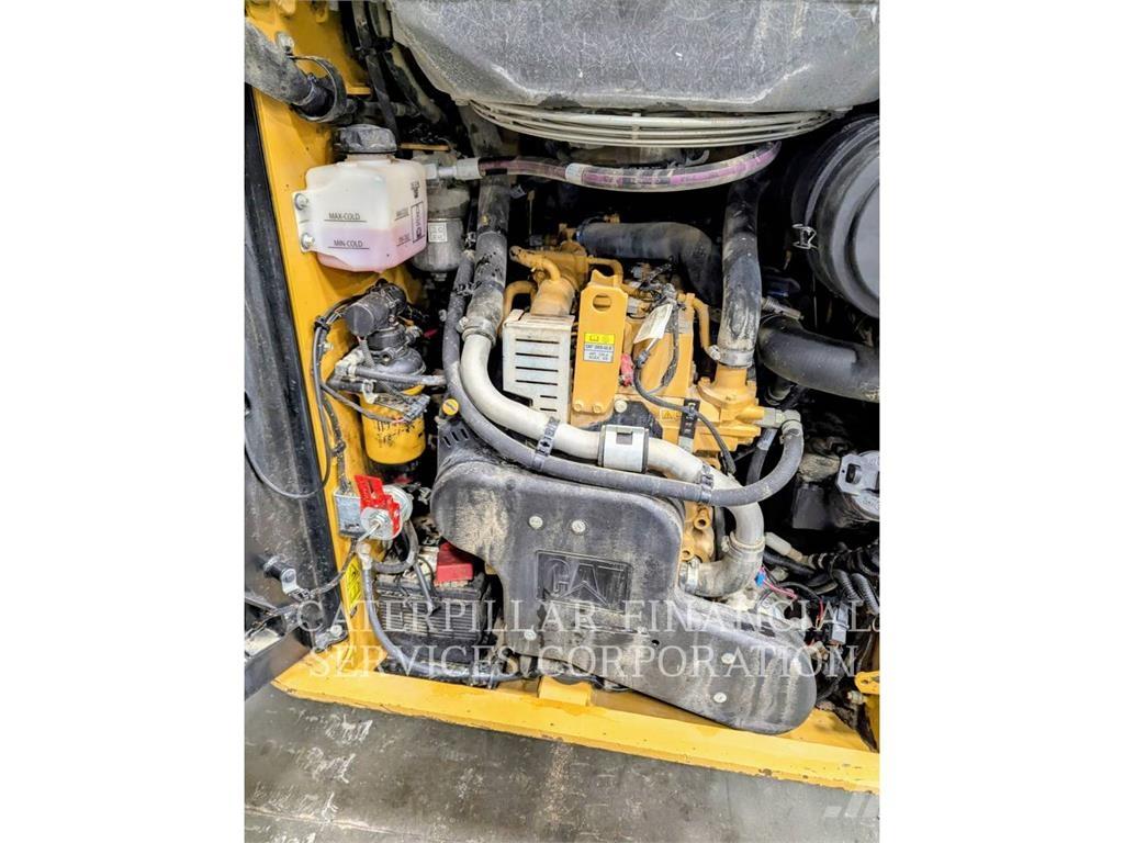 CAT 259D3 履带式装载机