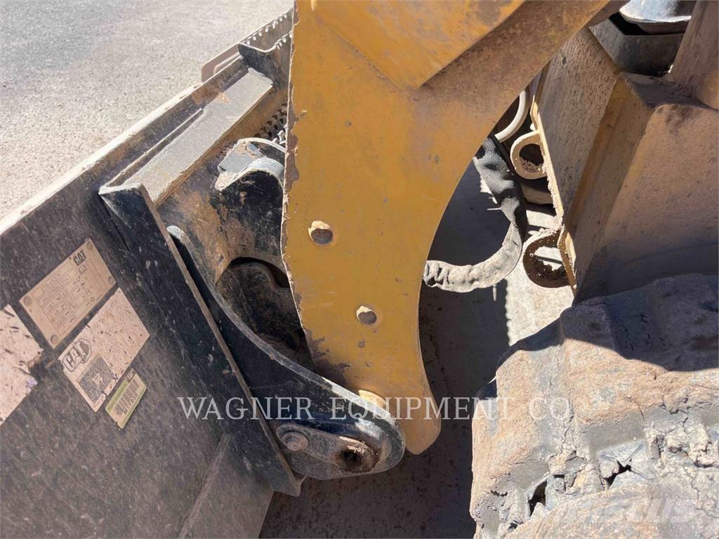 CAT 259D3 履带式装载机