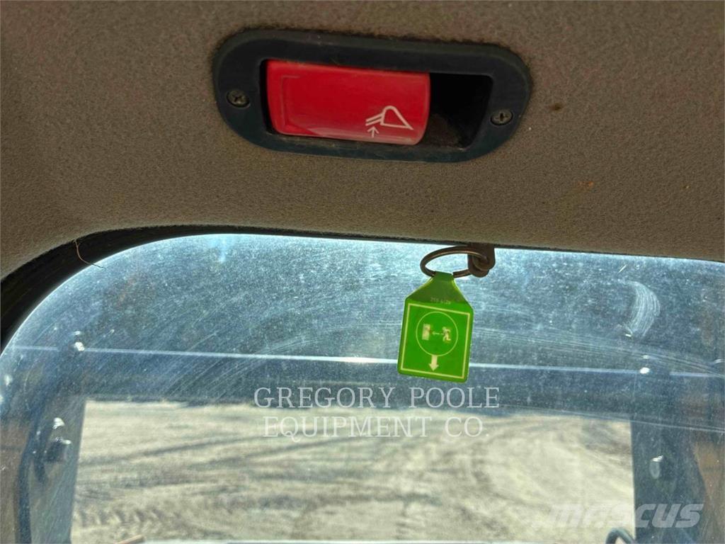 CAT 259D3 履带式装载机