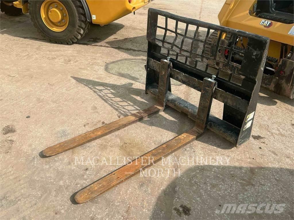 CAT 259D3 AQB 滑移装载机