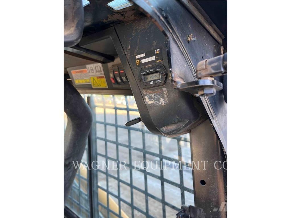 CAT 262B 滑移装载机