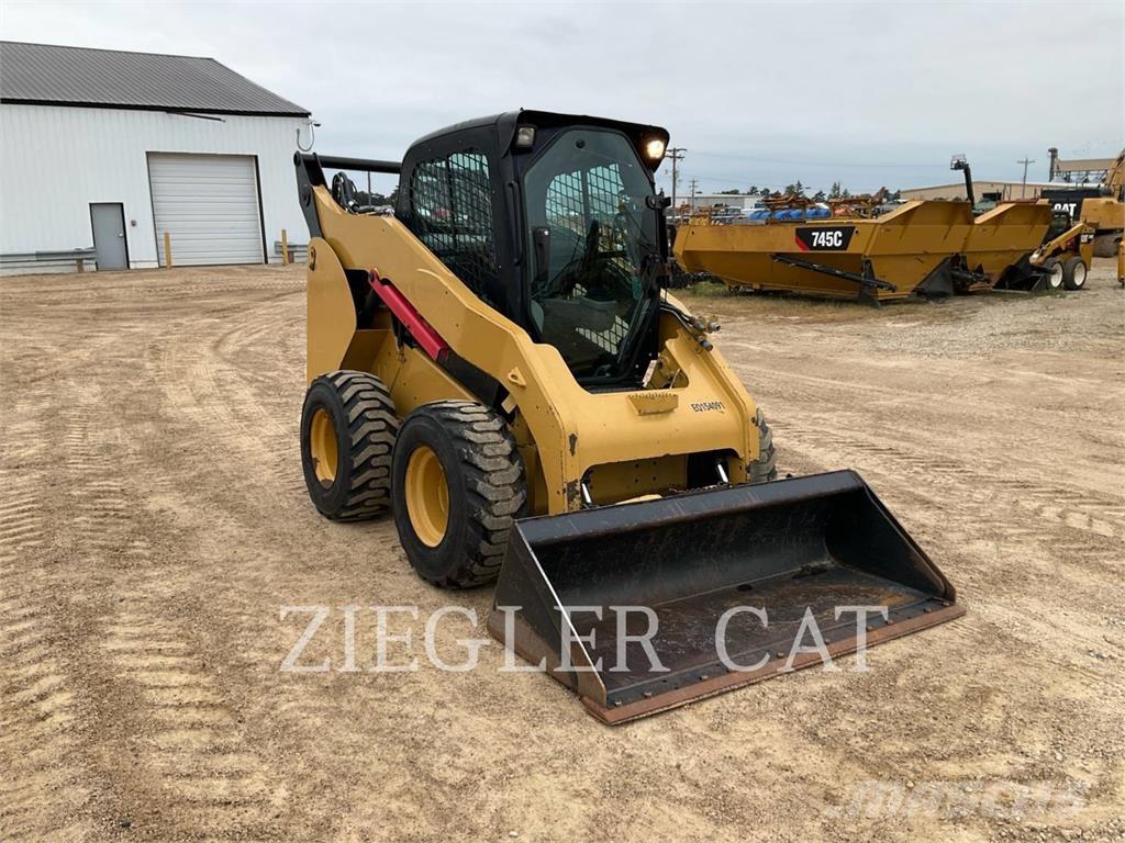 CAT 262C 滑移装载机