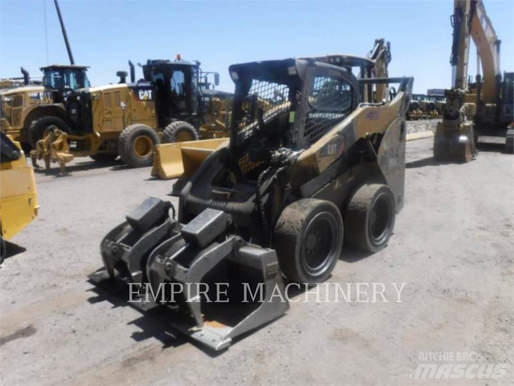 CAT 262C XPS 滑移装载机