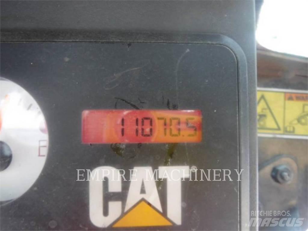 CAT 262C XPS 滑移装载机