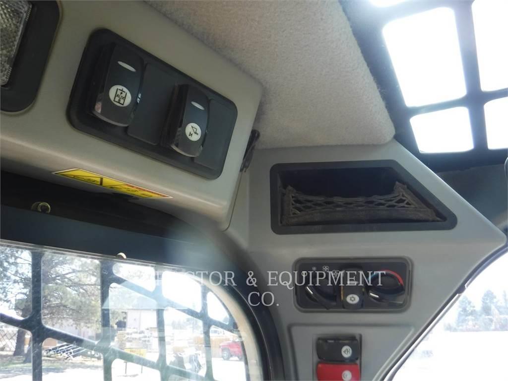 CAT 262D 滑移装载机