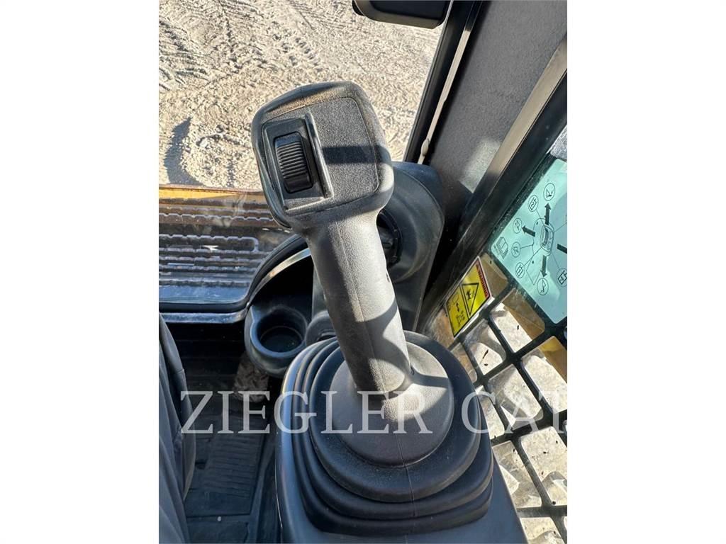 CAT 262D 滑移装载机