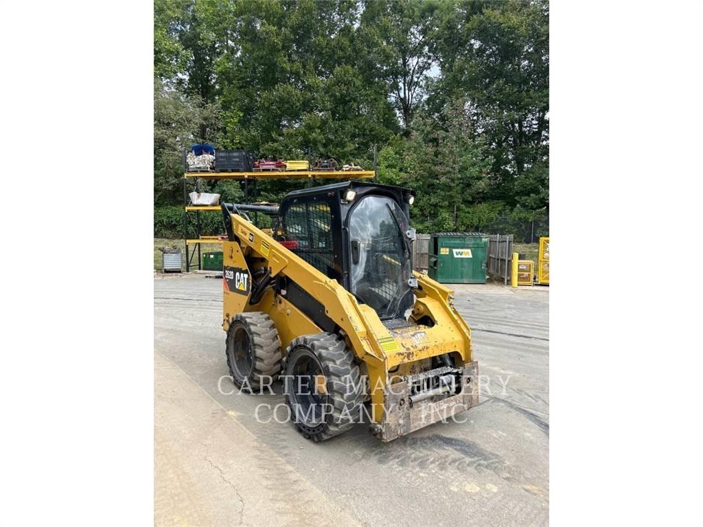 CAT 262D 滑移装载机