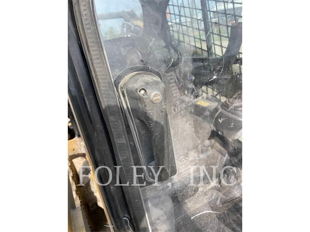 CAT 262D 滑移装载机