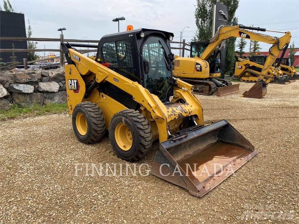 CAT 262D 滑移装载机