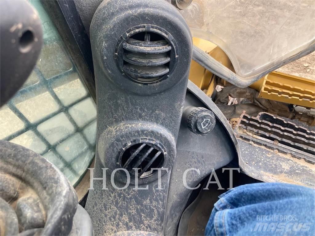 CAT 262D 滑移装载机