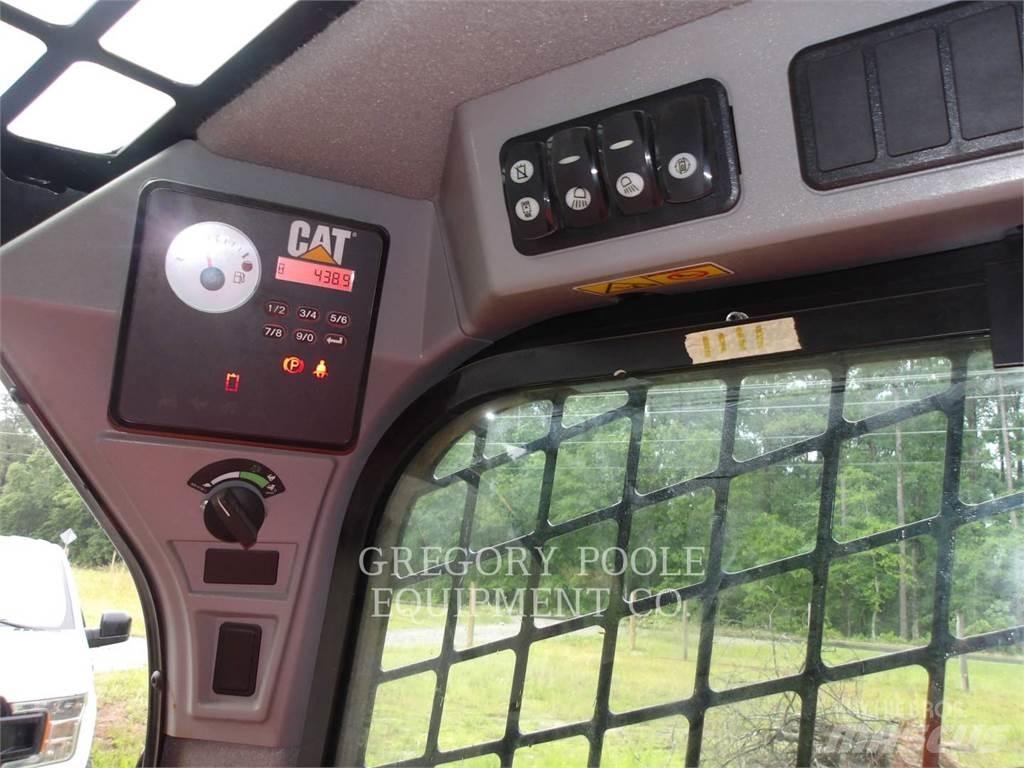 CAT 262D 滑移装载机