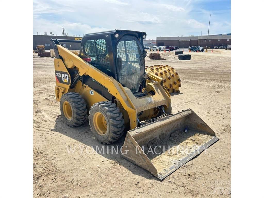 CAT 262D 滑移装载机