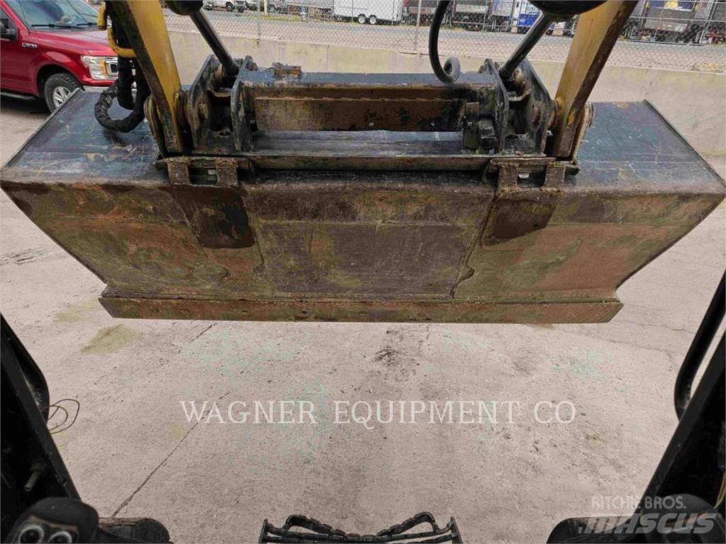 CAT 262D 滑移装载机