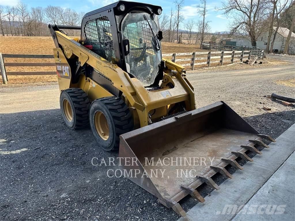 CAT 262D 滑移装载机