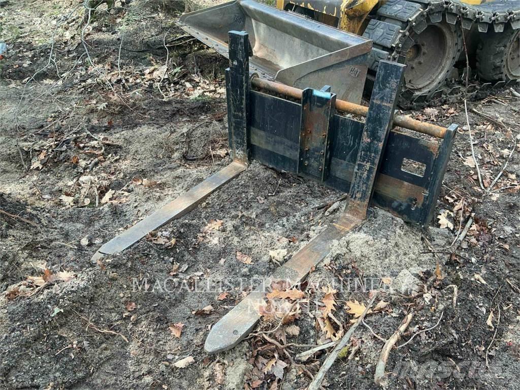 CAT 262D 滑移装载机