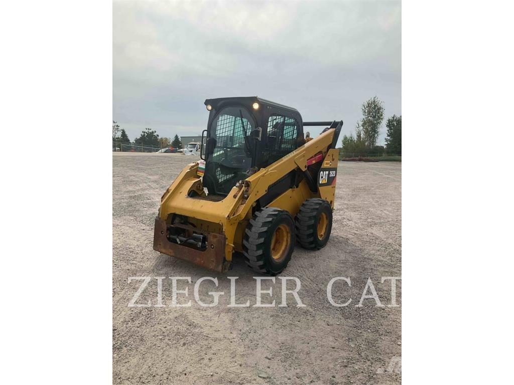 CAT 262D 滑移装载机