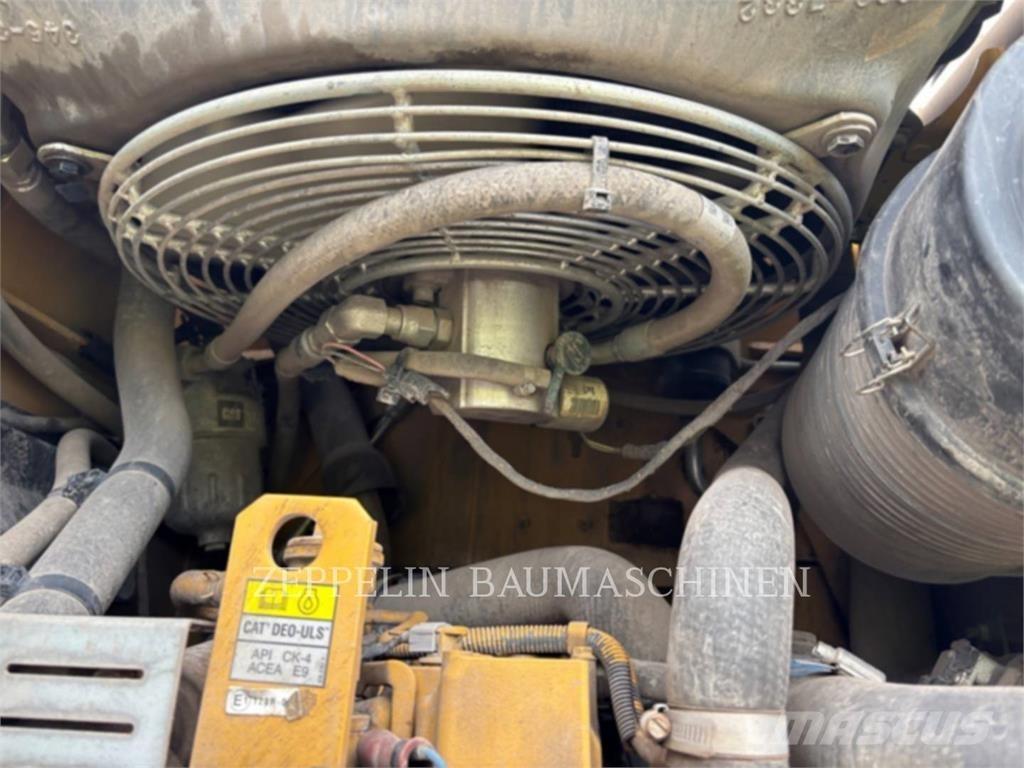 CAT 262D 滑移装载机