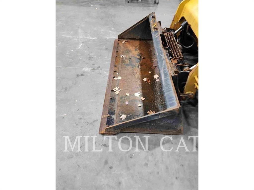 CAT 262D 3 滑移装载机