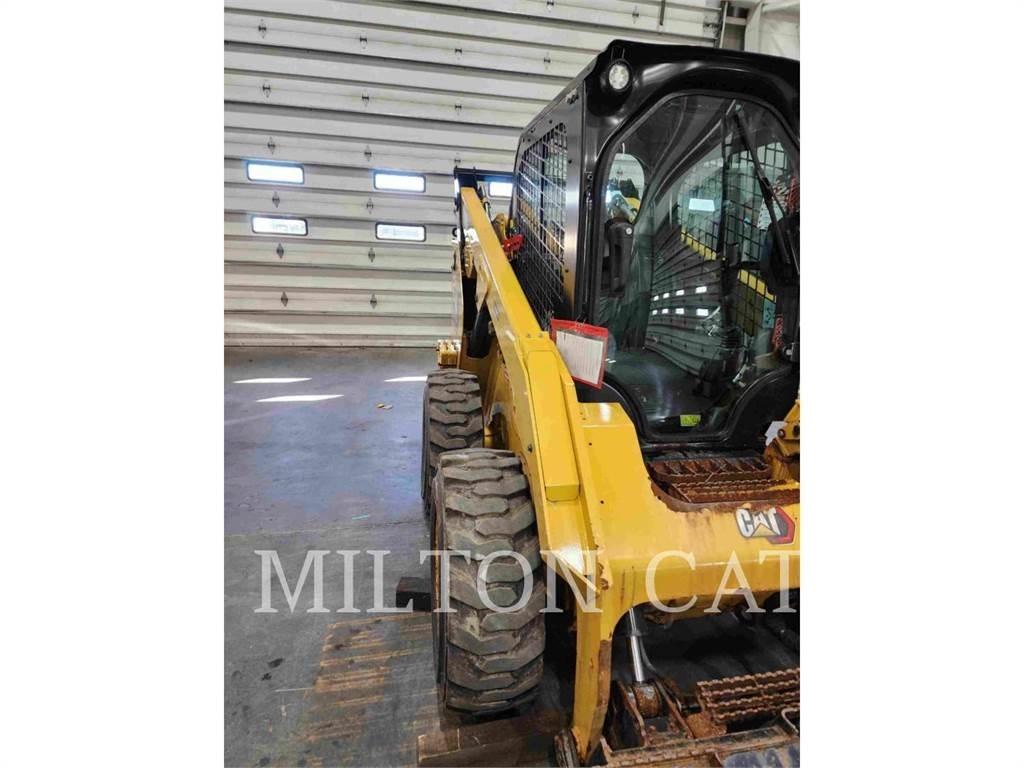 CAT 262D 3 滑移装载机