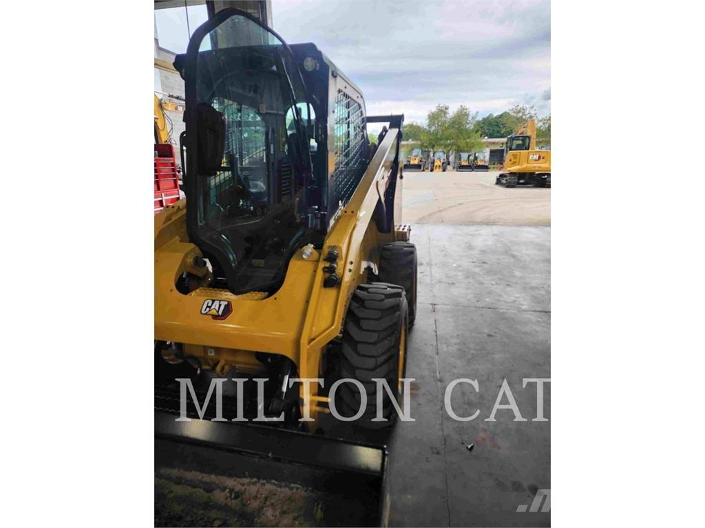 CAT 262D 3 滑移装载机
