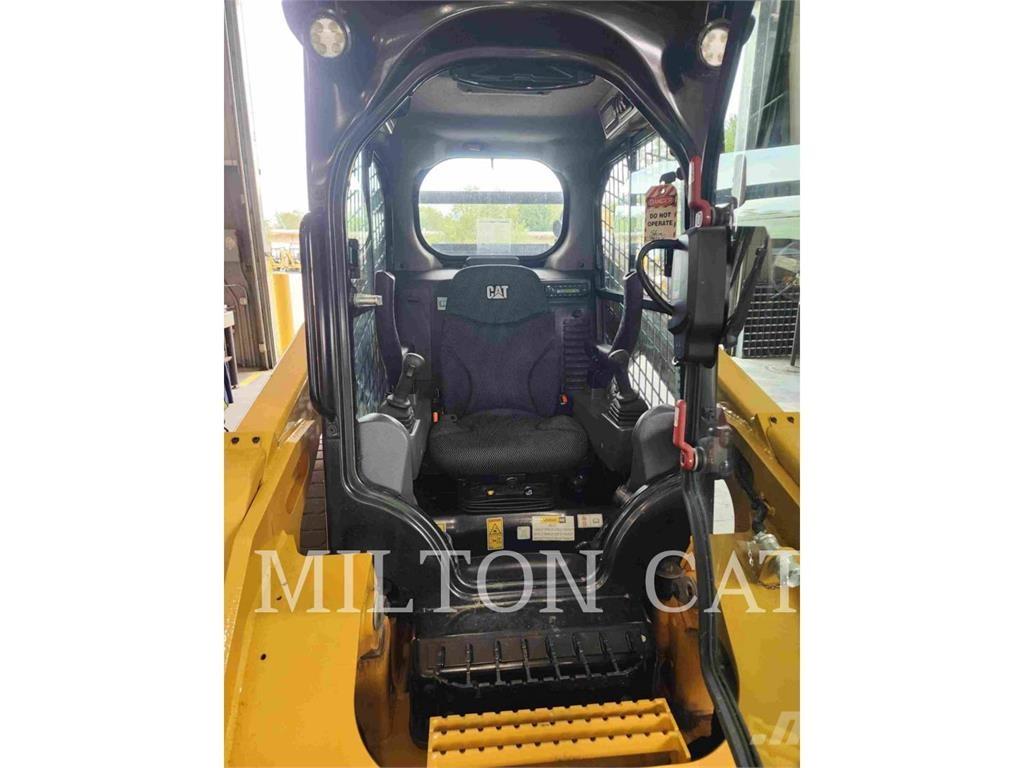 CAT 262D 3 滑移装载机