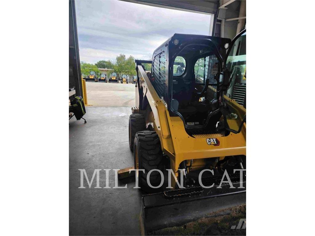 CAT 262D 3 滑移装载机