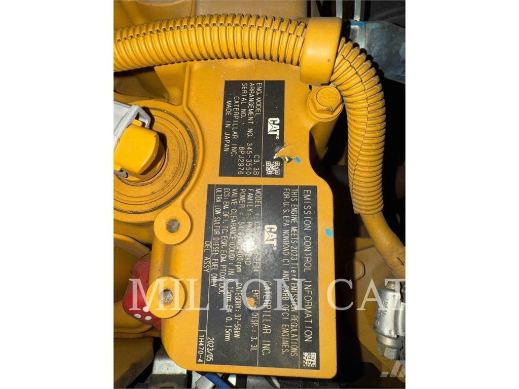 CAT 262D 3 滑移装载机