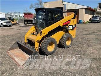 CAT 262D A2HQ 滑移装载机