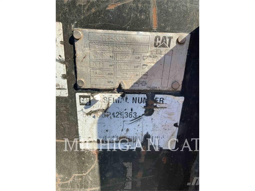 CAT 262D A2HQ 滑移装载机